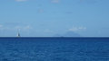 Au départ de St-Barth, on voit très bien le profil de la reine des eaux du nord : l’île de Saba!!!