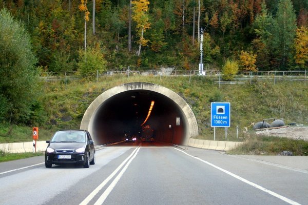 Border tunnel