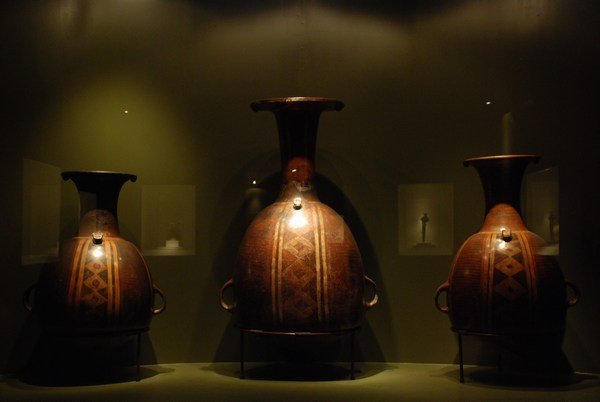Vases (Museum of Pre-Columbian arts, Cusco)