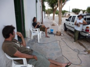 Having a chat in Molinos