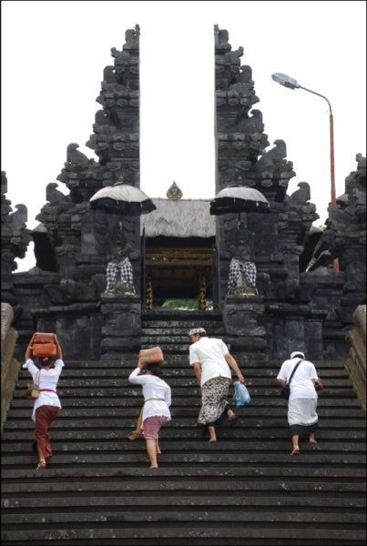 Stairway to heaven (Pura Besakih, Bali)