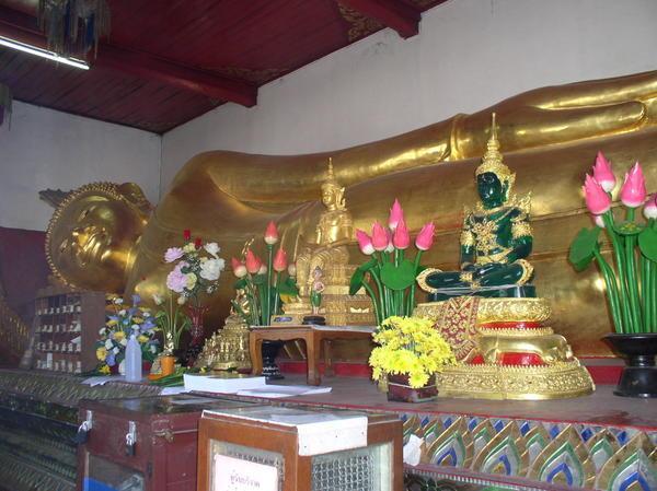 Reclining Buddha in Lumphun