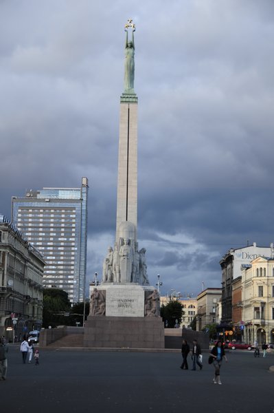 Storm approaching Freedom Monument