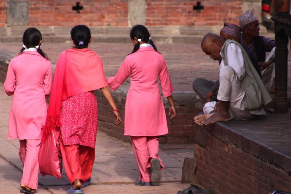 Schoolgirls, Bhaktapur