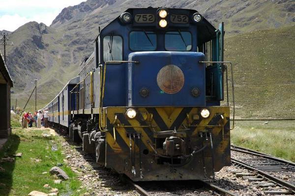 The slow train to Puno