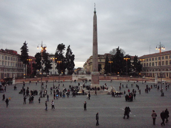 Piazza del Popolo - this is where the crazy dude approached me, about 10 minutes later!
