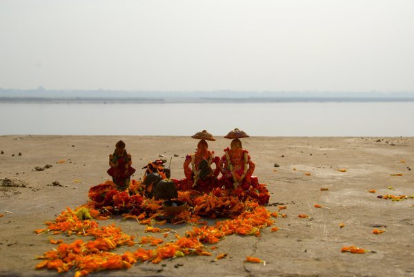 Offerings on the ghat