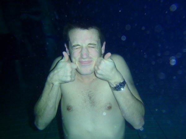 Underwater photography is a bad idea