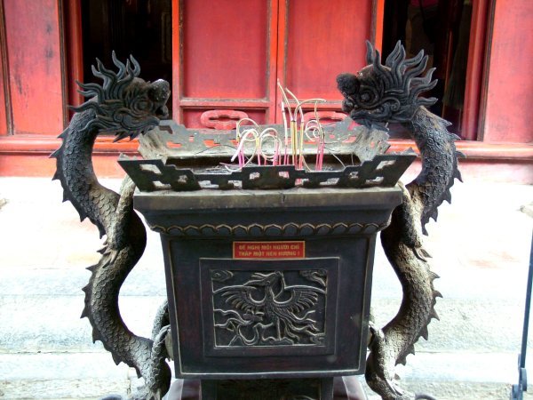 Incense offering tray