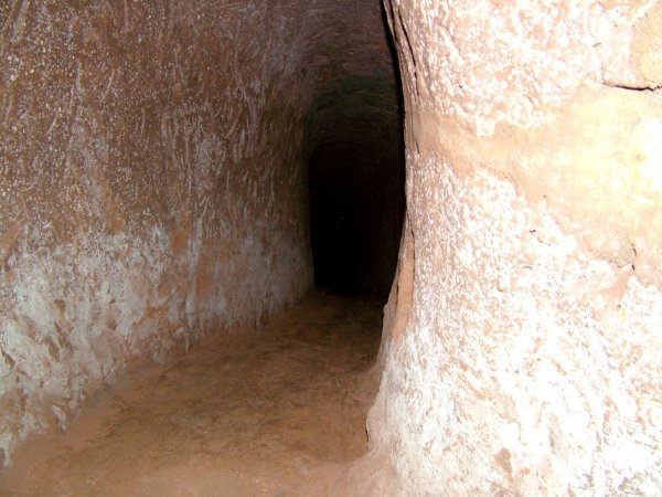 Vinh Moc Tunnel