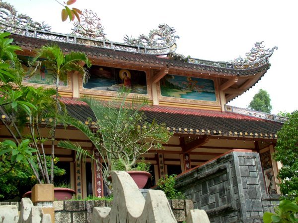Entrance to Long Son Pagoda