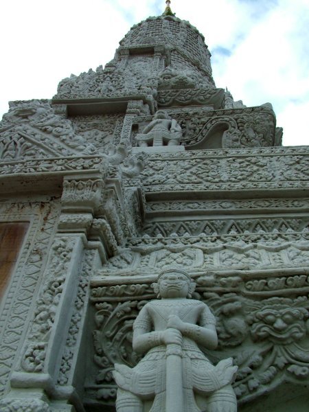 Statues on the stupa