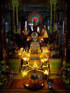 Altar at Wat Ounalom