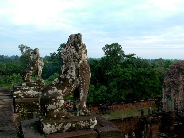 Guarding the temple at Pre Rup