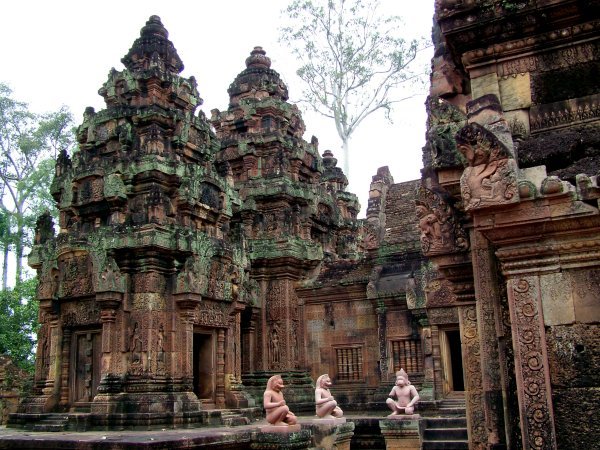 The towers of Banteay Srey