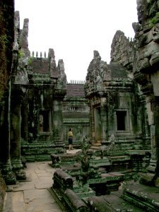 Through the temples of East Mebon