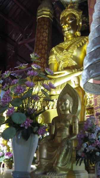 Interior of Wat Na Mane