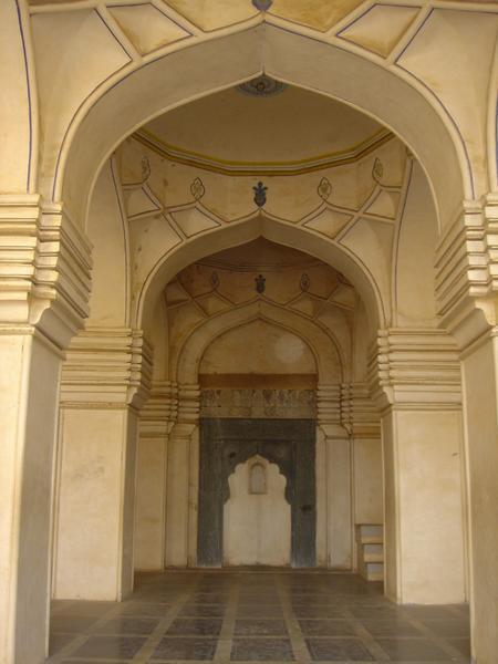 qutub shahi tomb details