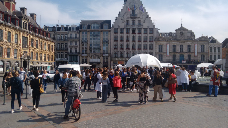 Orientation Week activities for Lille universities in Place de la Republique