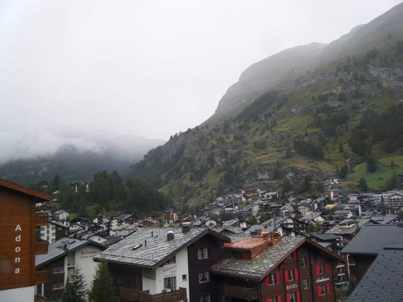 Most popular skiiing/hiking destination in Switzerland: Zermatt
