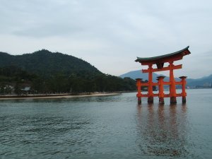 Floating Tori Gate 5