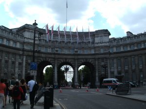 Entrance To St James Park From Trafalgar Square