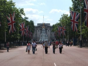 Avenue To Buckingham Palace 2