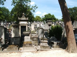 Pere Lachaise Cemetery 4