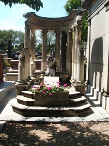 Pere Lachaise Cemetery 5