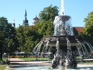 Schlossplatz 2