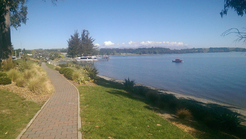 Lake Te Anau 4