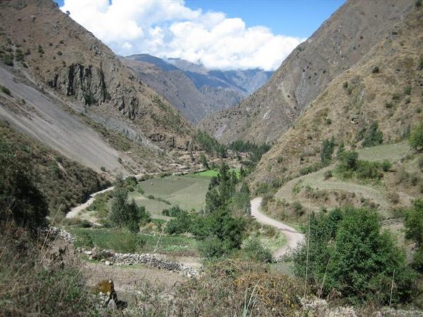 The valley on the way to Ollantaytambo