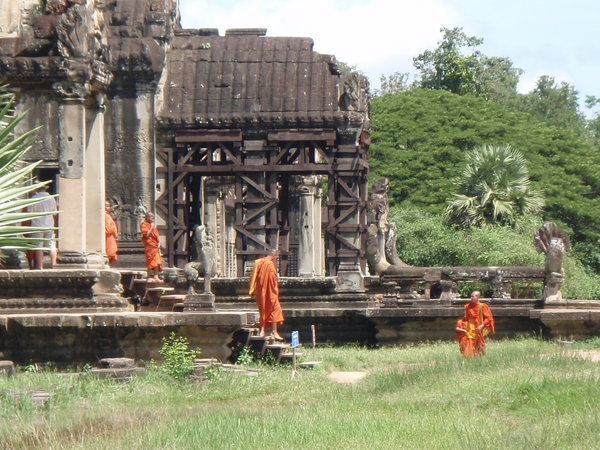 Buddist Monks 