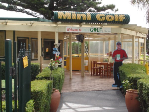 Mini golf centre