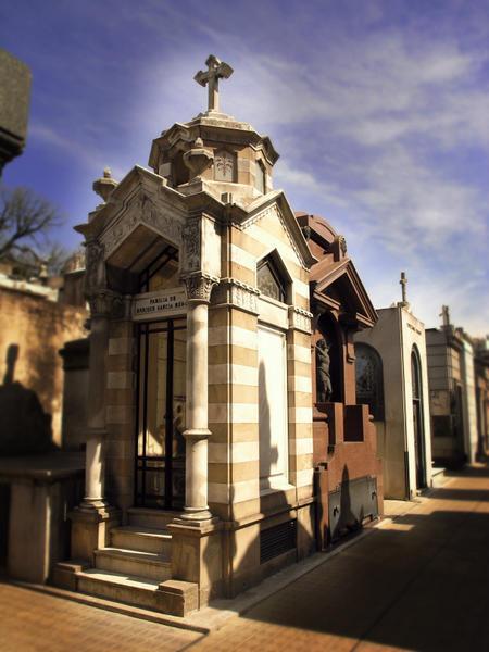 Mini-Mansion for a coffin
