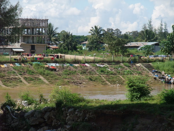 Burma border side
