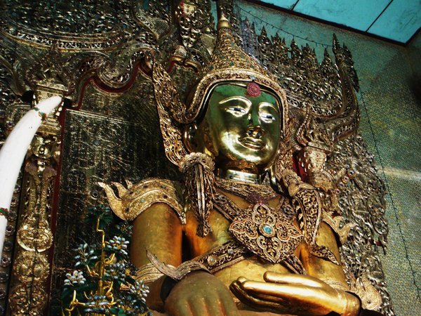 A gold plated Buddha at the Wat
