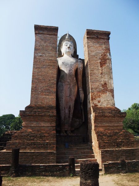Buddha statue at Wat Mahathat