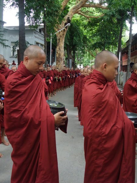 1300 monks lining up for lunch