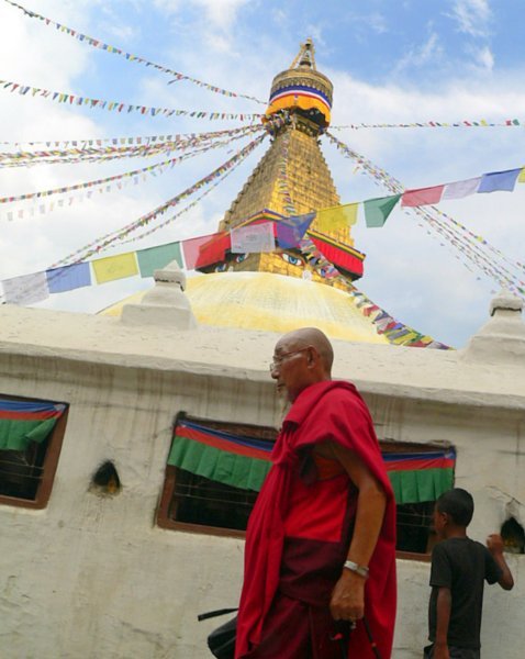 monk circling the Bodhnath