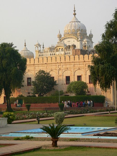 lahore fort grounds
