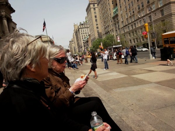Lunch on the Met Steps From a HD Cart 