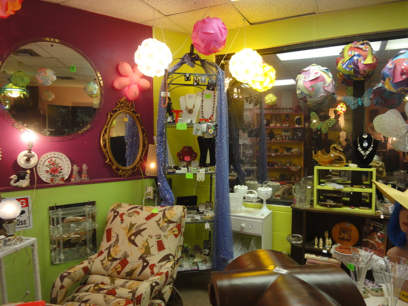 Vintage Store / Antique Mall