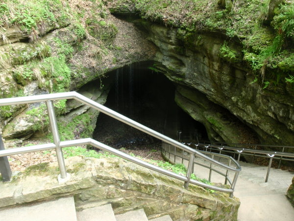 Mamouth Cave natural entrance