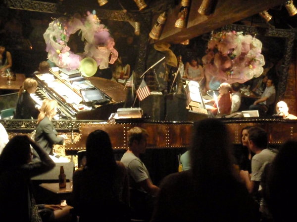 Pat O'Brien's dueling pianists