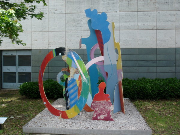 Sculpture outside Birmingham Museum of Art