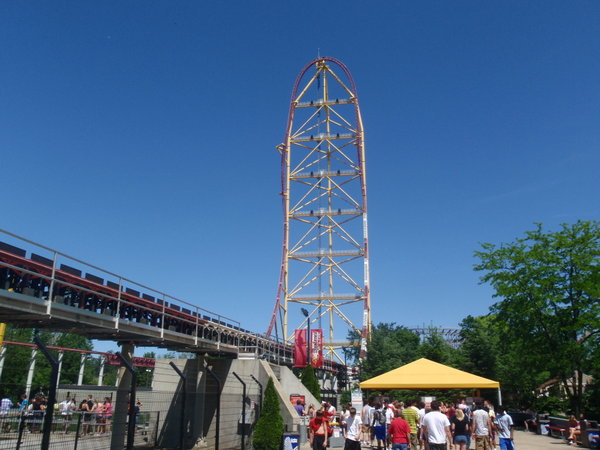 Top Thrill Dragster in full