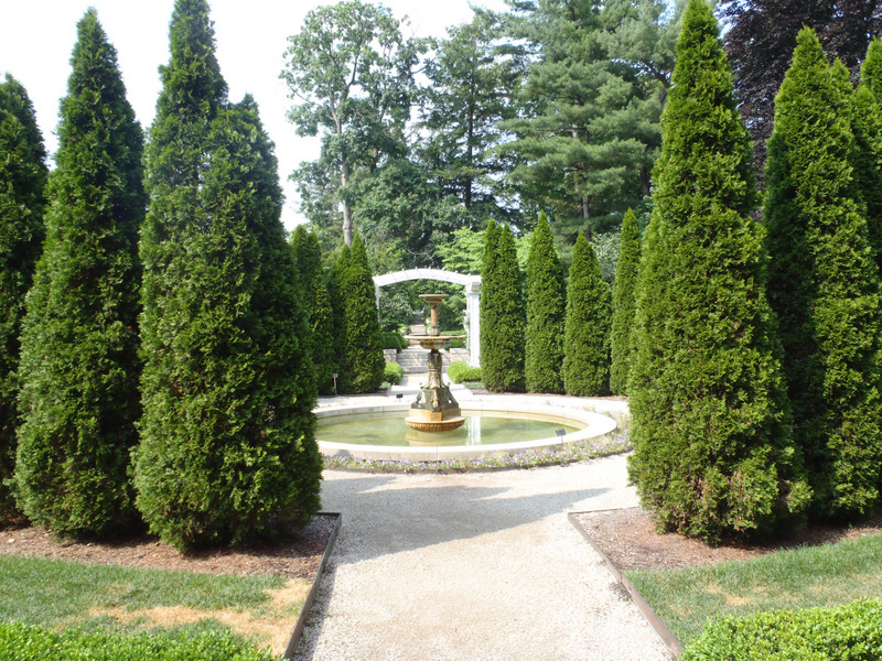 Formal garden fountain