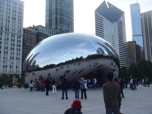 Cloud Gate and Chicago skyline
