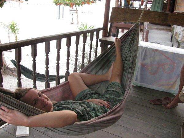 Evelyne in the hammok at our Bungalow in Ko Phangan